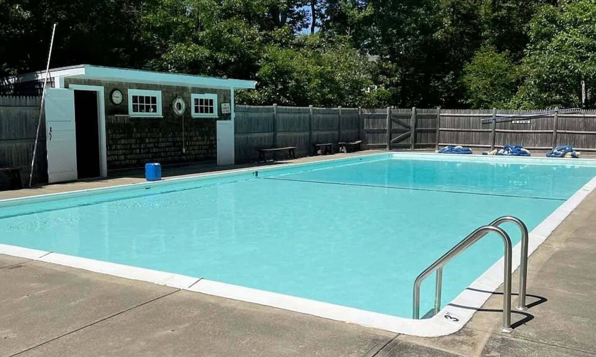 Dennis House | Private Pool Cape Escape Near Mayflower Beach