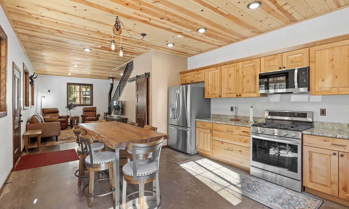 Rapid City Cabin | Private retreat, new hottub, peaceful views, and perfectly located to explore
