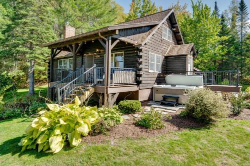 Shrewsbury House | Private Spring-Fed Pond: Idyllic Shrewsbury Cabin!