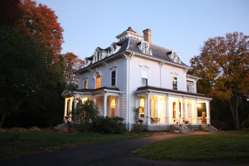 Wrentham Bed & Breakfast | Proctor Mansion Inn
