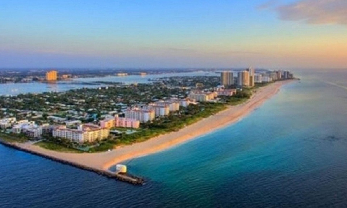 Sugar Sands Condo | Professional 2 Bedroom Condo on Singer Island, FL. FREE parking. Beach 5 min.