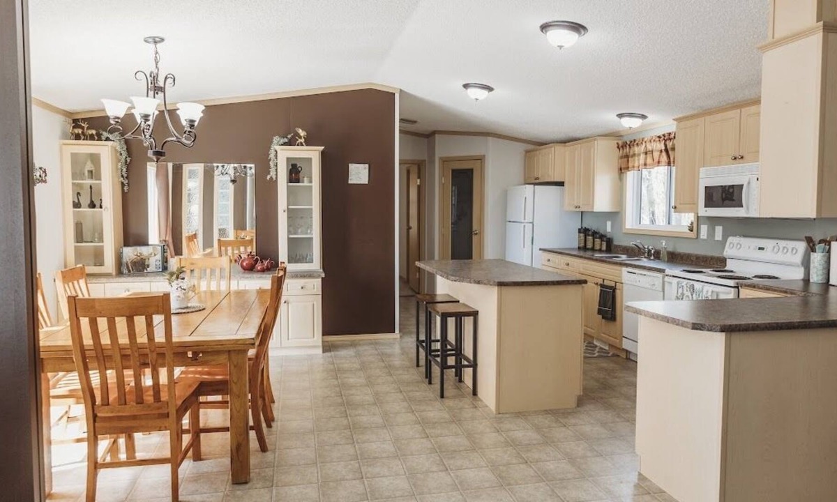 Fort Assiniboine House | Quaint country cottage.