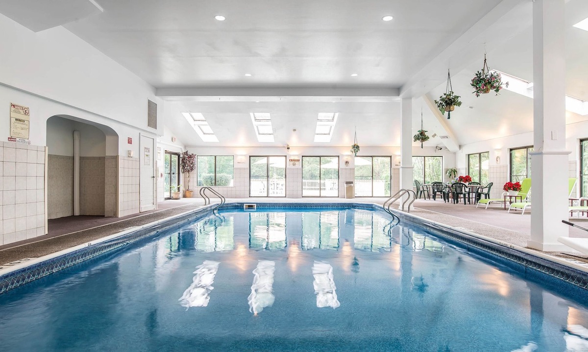 Shelburne Hotel | Quality Inn Shelburne - Burlington