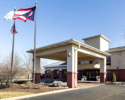 Oakwood Village Hotel | Quality Inn & Suites Oakwood Village - Cleveland South