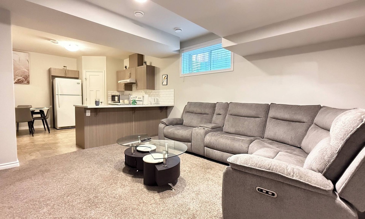 Southeast Edmonton Apartment | Quiet 2 bedrooms in maple area