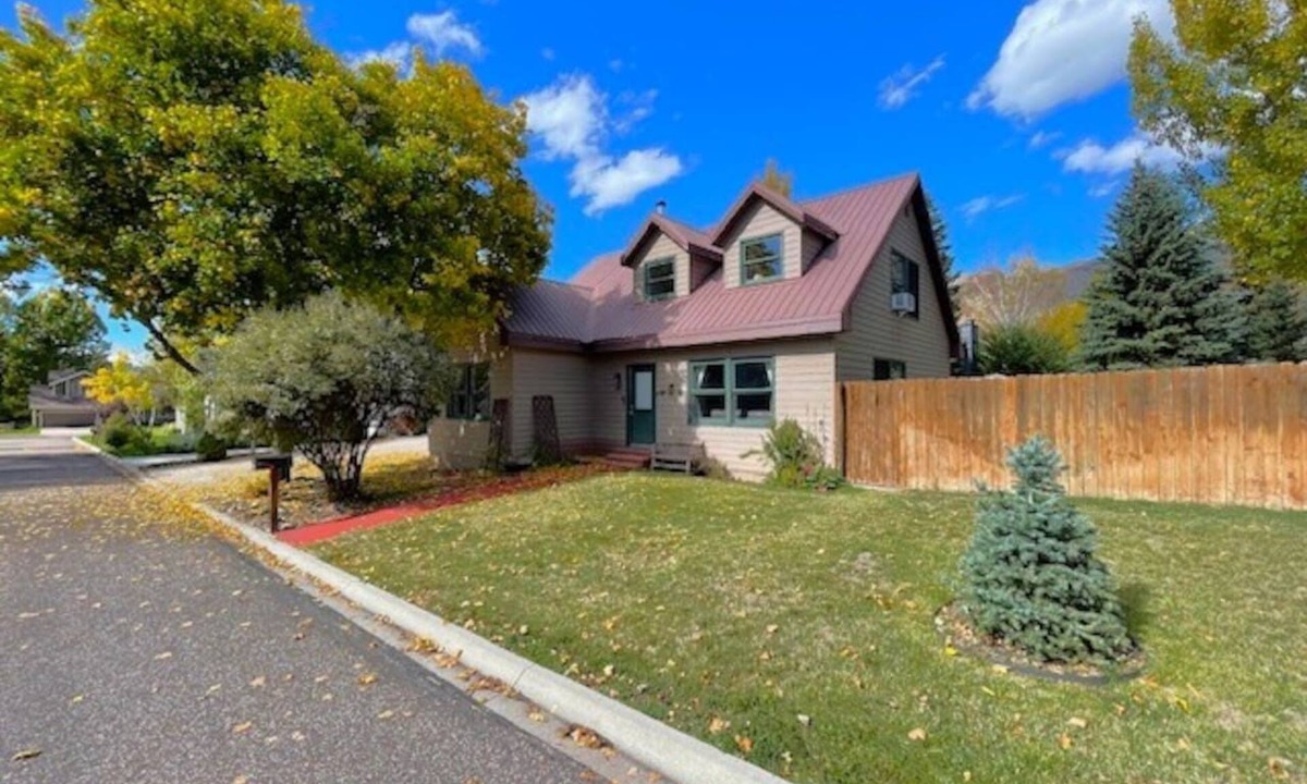 Basalt House | Quiet Basalt Home/Fenced Yard, Work Space, Pets ok