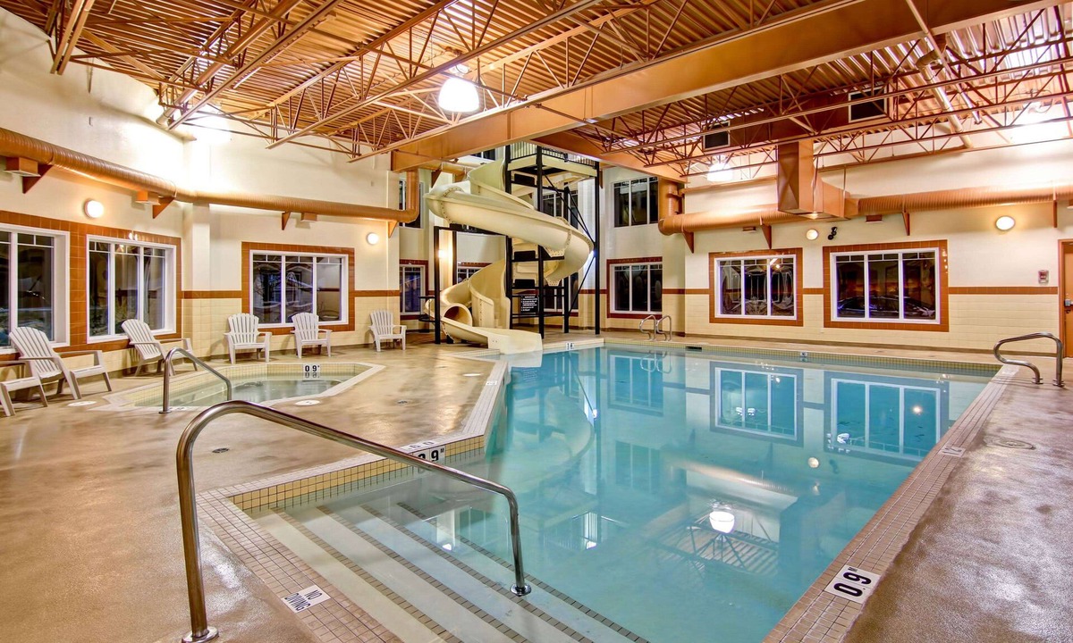 Ponoka Hotel | Ramada by Wyndham Ponoka