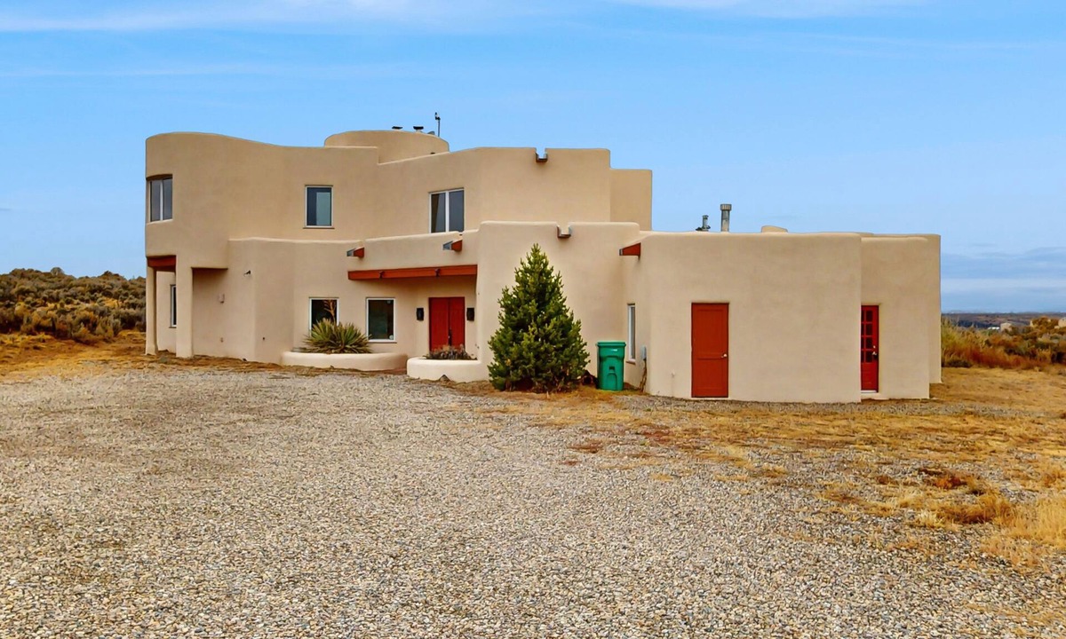 Ranchos De Taos House | Ranchos de Taos gem with hot tub, sauna, game room, fast WiFi, firepit & views