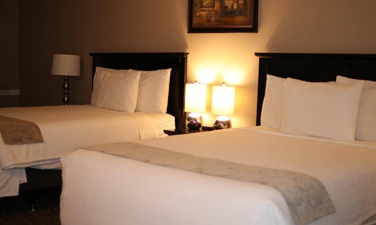 Fort Macleod Hotel | Red Coat Inn