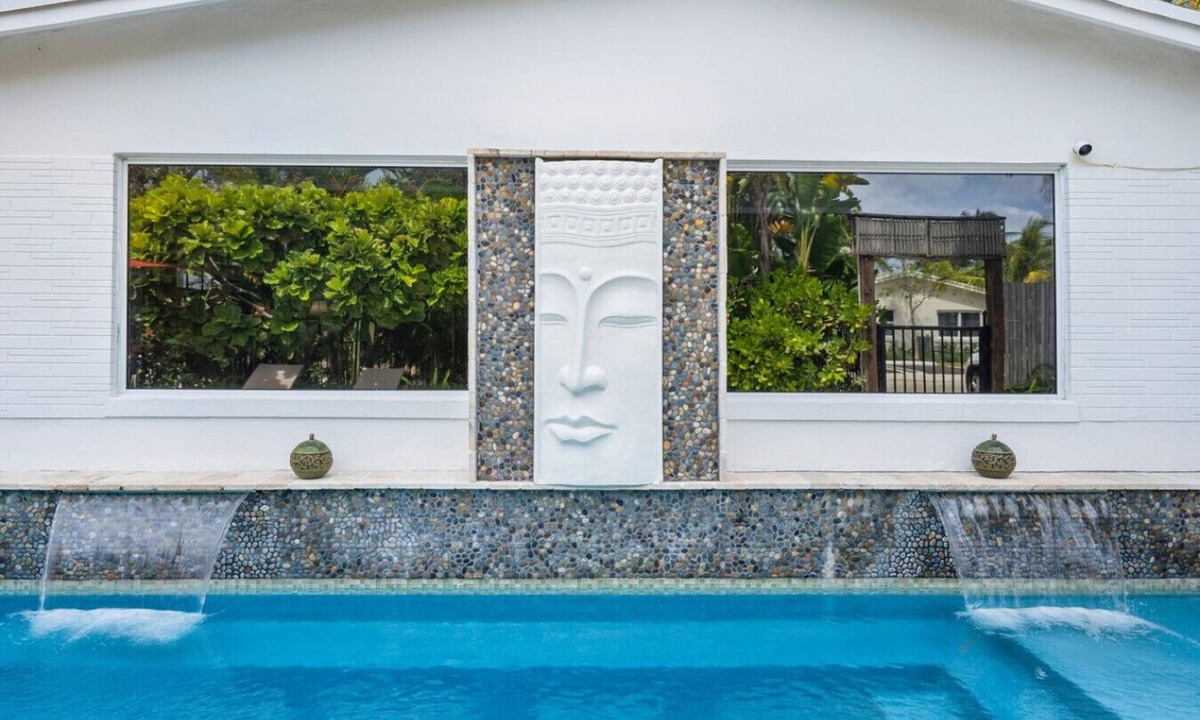 Highland Park Delray Villa | Red Palm Villas: The Saw Palmetto