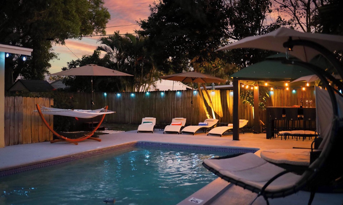 Hunt Club Villa | Relax at Serenity – Heated Pool Spa WiFi Near Beach 3 Bedrooms