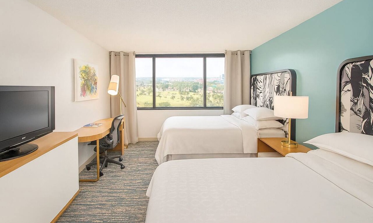 Seybold Hotel | Relax & Unwind! 4 Friendly Units Pool, Close to Miami Cruise Ship Terminals!
