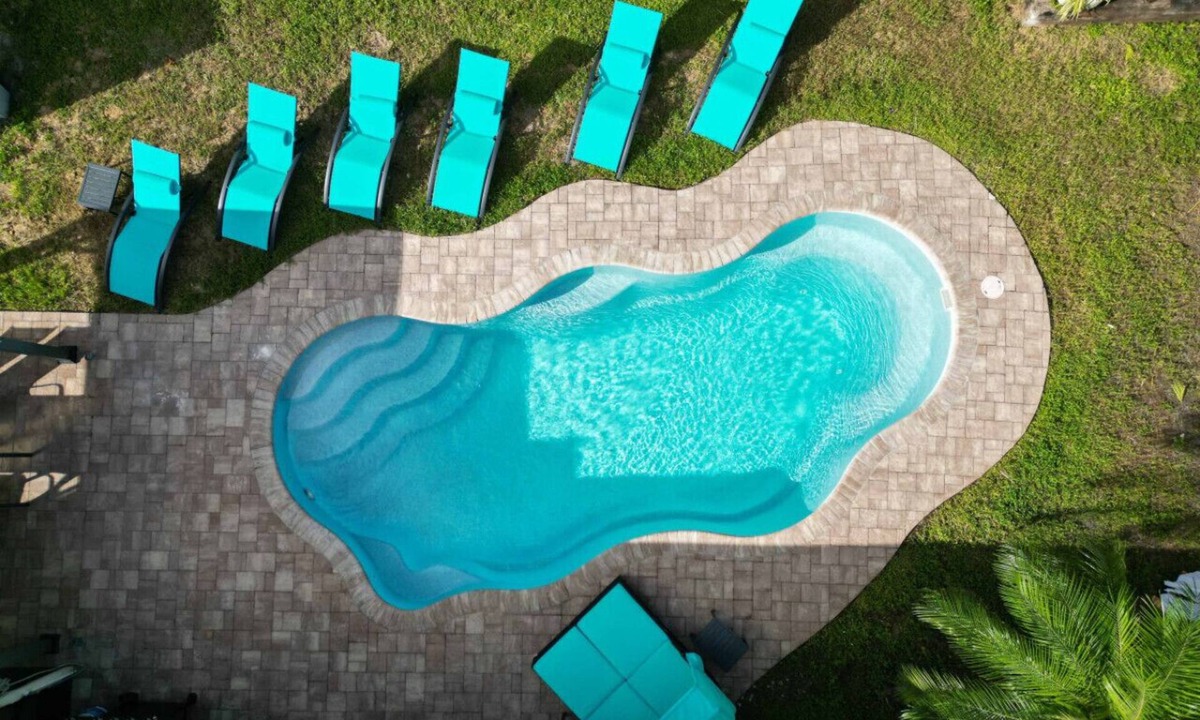 Royal Palm Beach House | Relaxation Villa Private Heated Pool Sauna