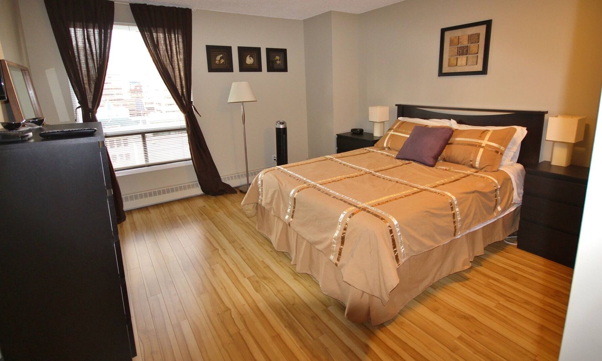 Connaught Condo | Remodeled Beltline Condo. Superb Location and View