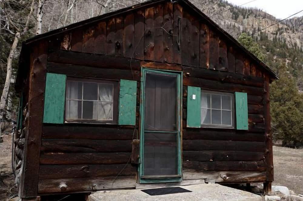 Bellvue Cabin | Remote and Off-Grid Cabin in Poudre Canyon, Perfect for a Fishing Retreat