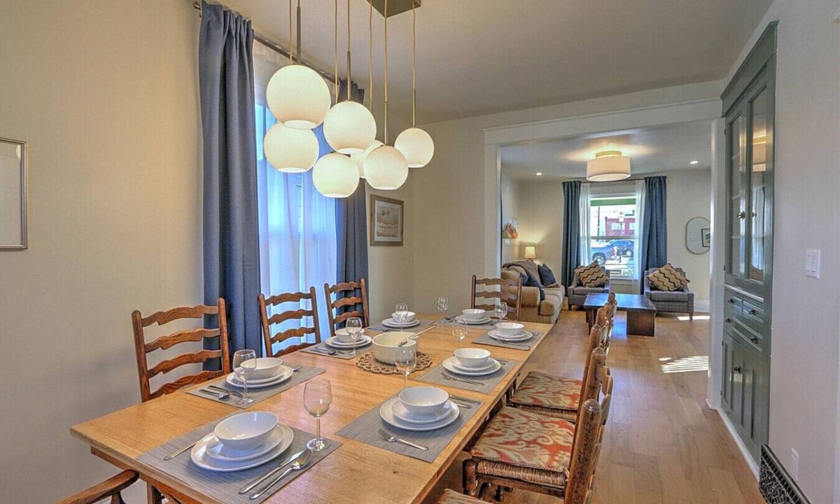 Glenwood Springs House | Renovated Victorian w/in Dwntwn Core, Walk to Pool
