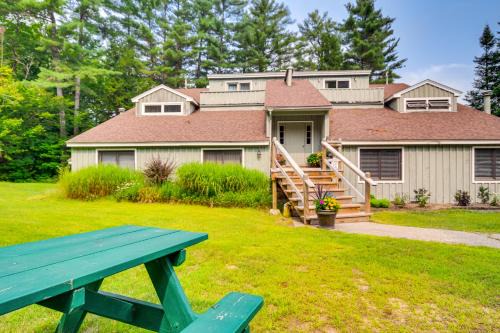 Bartlett House | Resort Condo w/Loft: 1 Mi to Attitash Mountain!