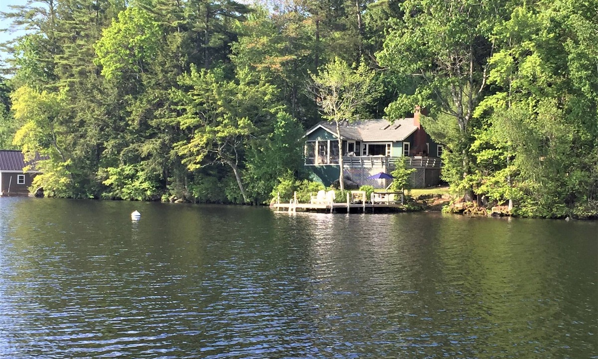 Moultonborough Cottage | Right on the water with great views!