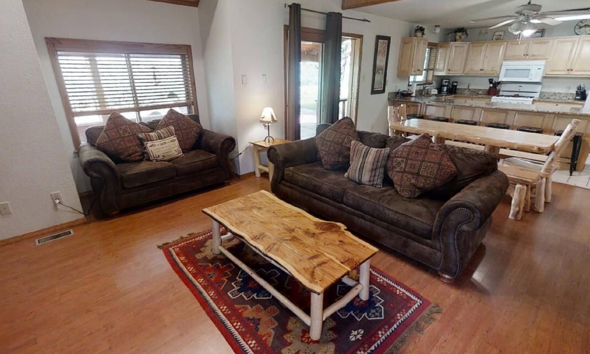 Red River House | River Charm Lodge - In Town - New Property - Pet Friendly