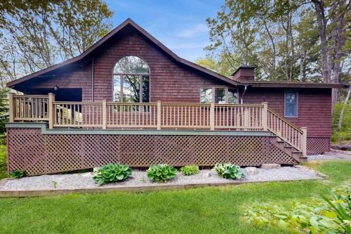 South Bristol House | River view home w/lovely deck, views & fireplace