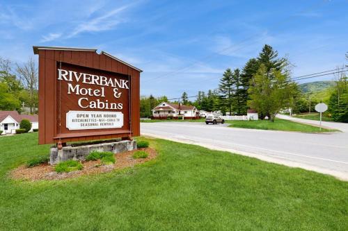 Lincoln Apartment | Riverbank Motel and Cabins Managed by First Chair Destinations