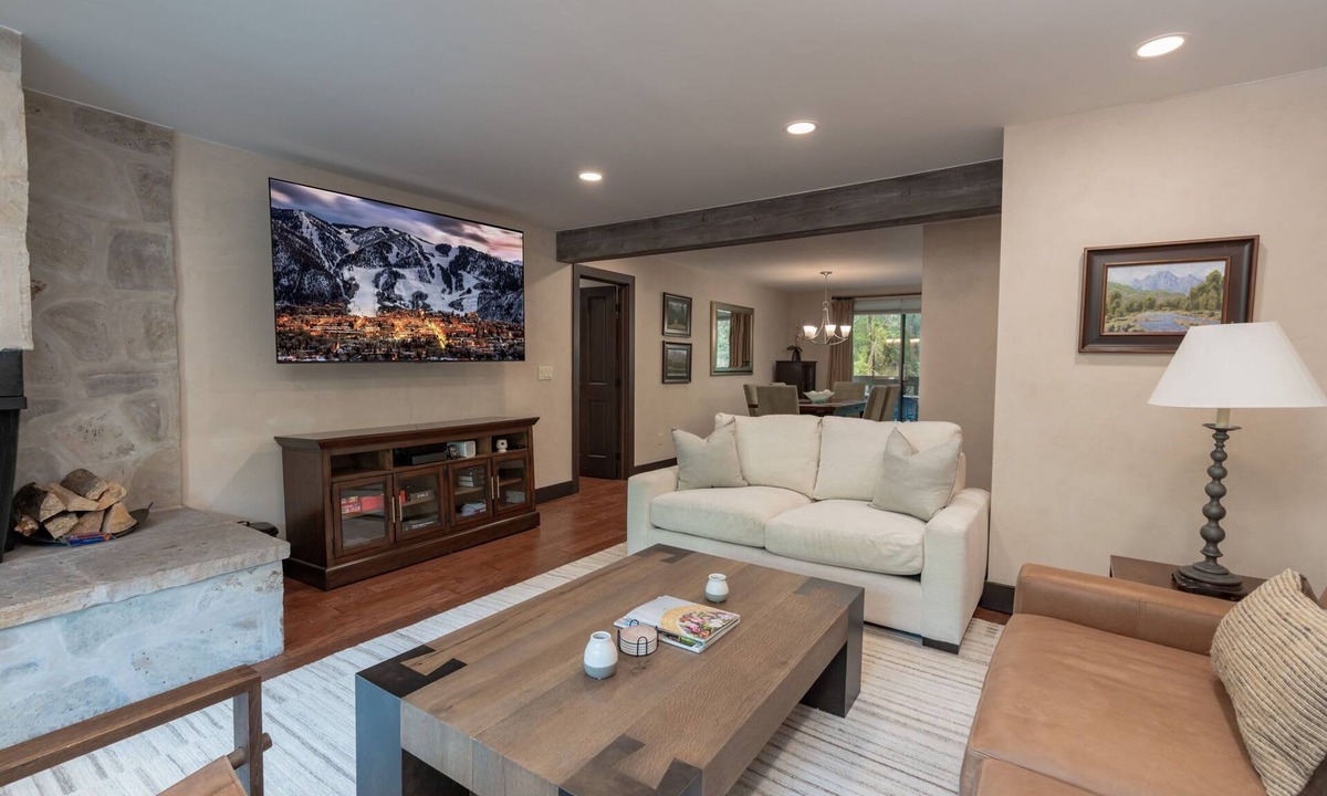 Aspen Apartment | Riverfront Aspen Condo: Pool, Hot Tub, & Views!
