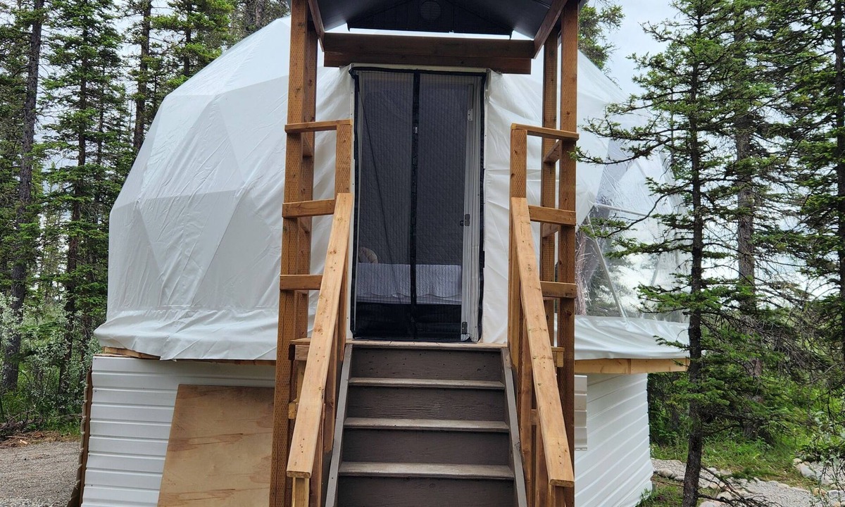 Bragg Creek Cabin | Riverfront Dome Retreat | Private Bath + Views