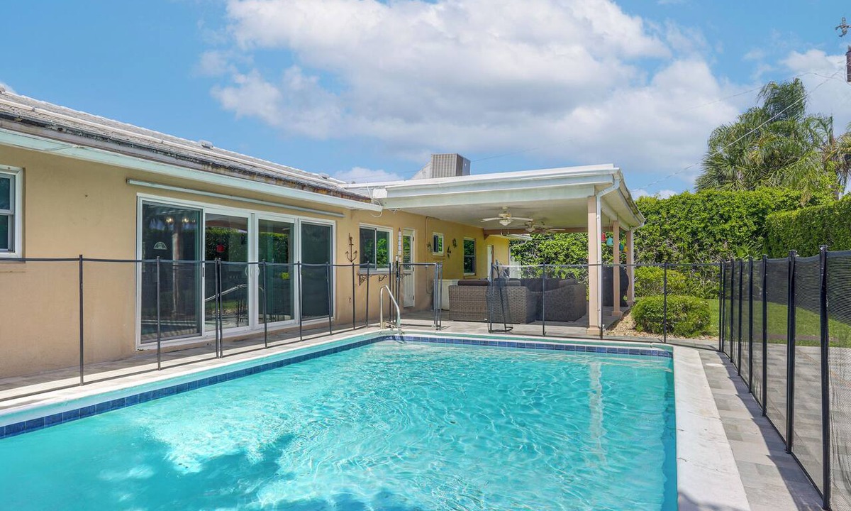 Singer Island House | Riviera Beach Vacation Home w/Pool: Walk to Beach