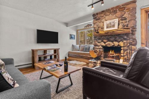 Moose Wilson Road Apartment | RMR: Cedars 1412 Condo in The AspensWilson WY