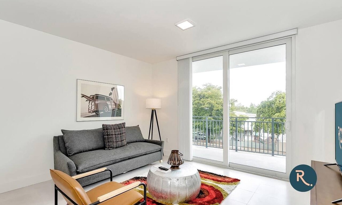 Coral Way Apartment | Roami at Grove 27 | Coconut Grove | 1BR