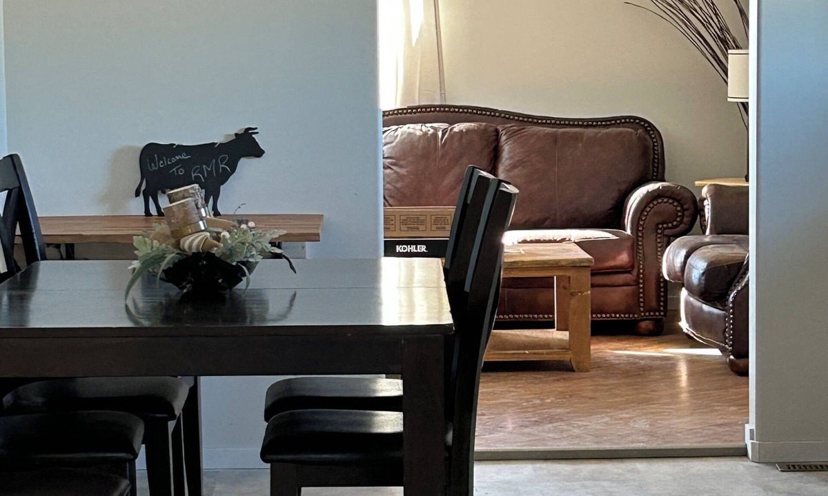 Saskatchewan House | Rock Mountain Retreat, your tranquil getaway in Coronach. Pet-friendly!