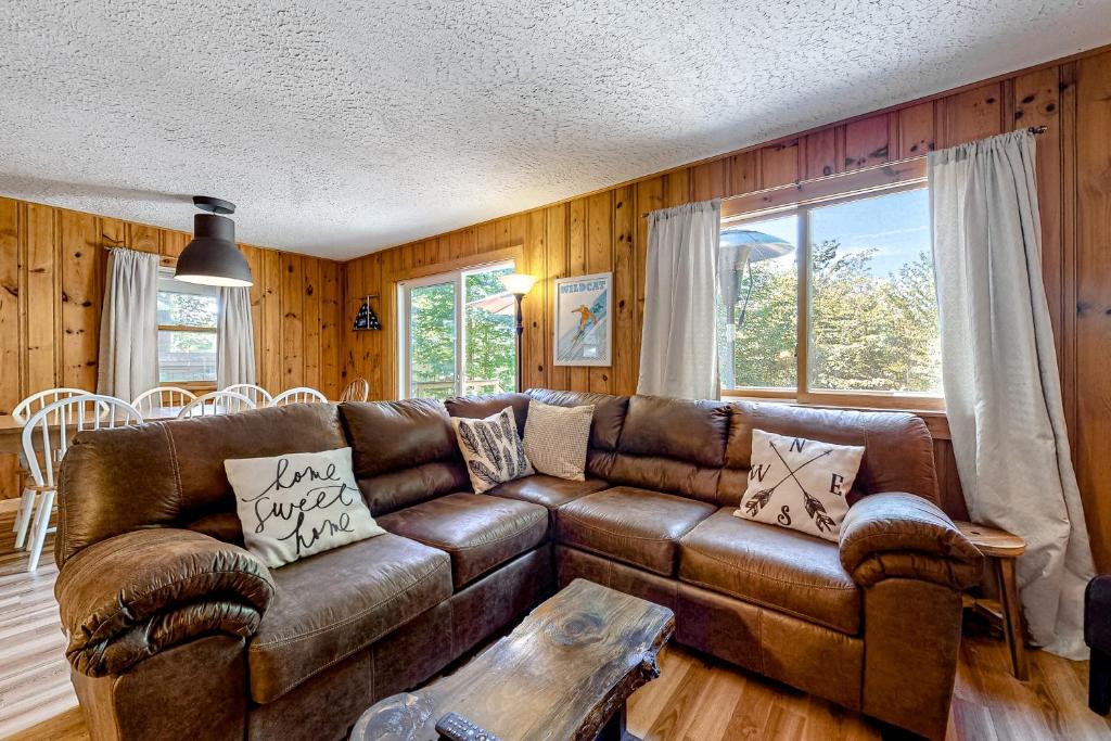 Conway House | Rockhouse Mountain Retreat
