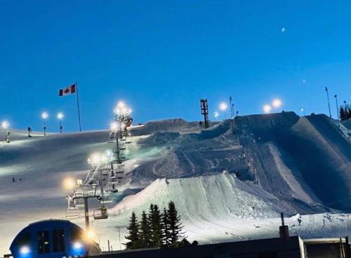 Northwest Calgary Apartment | Rocky Ridge Retreat, your Gateway to the Rockies