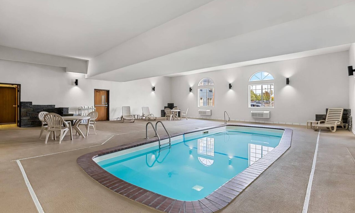 Rapid City Hotel | Rodeway Inn Rapid City North
