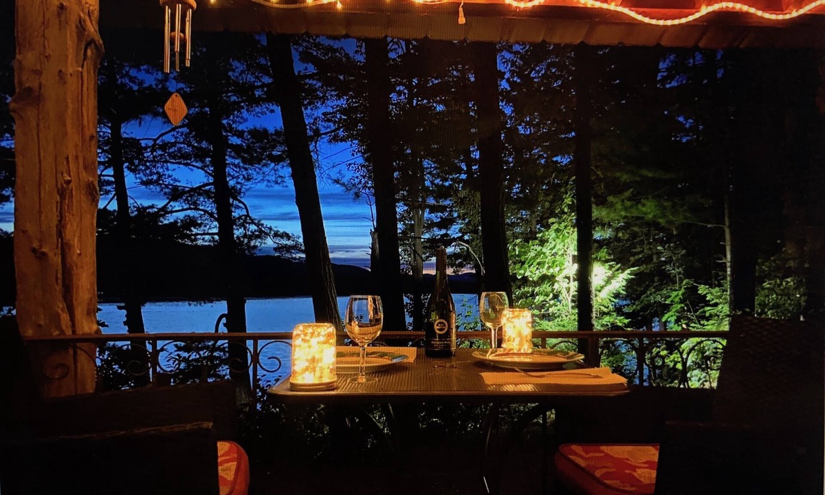 Bridport Cottage | Romantic Lakefront Cabin with Stunning Views