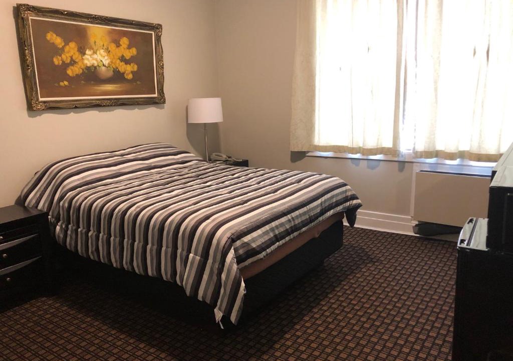 Flin Flon Hotel | Royal Hotel