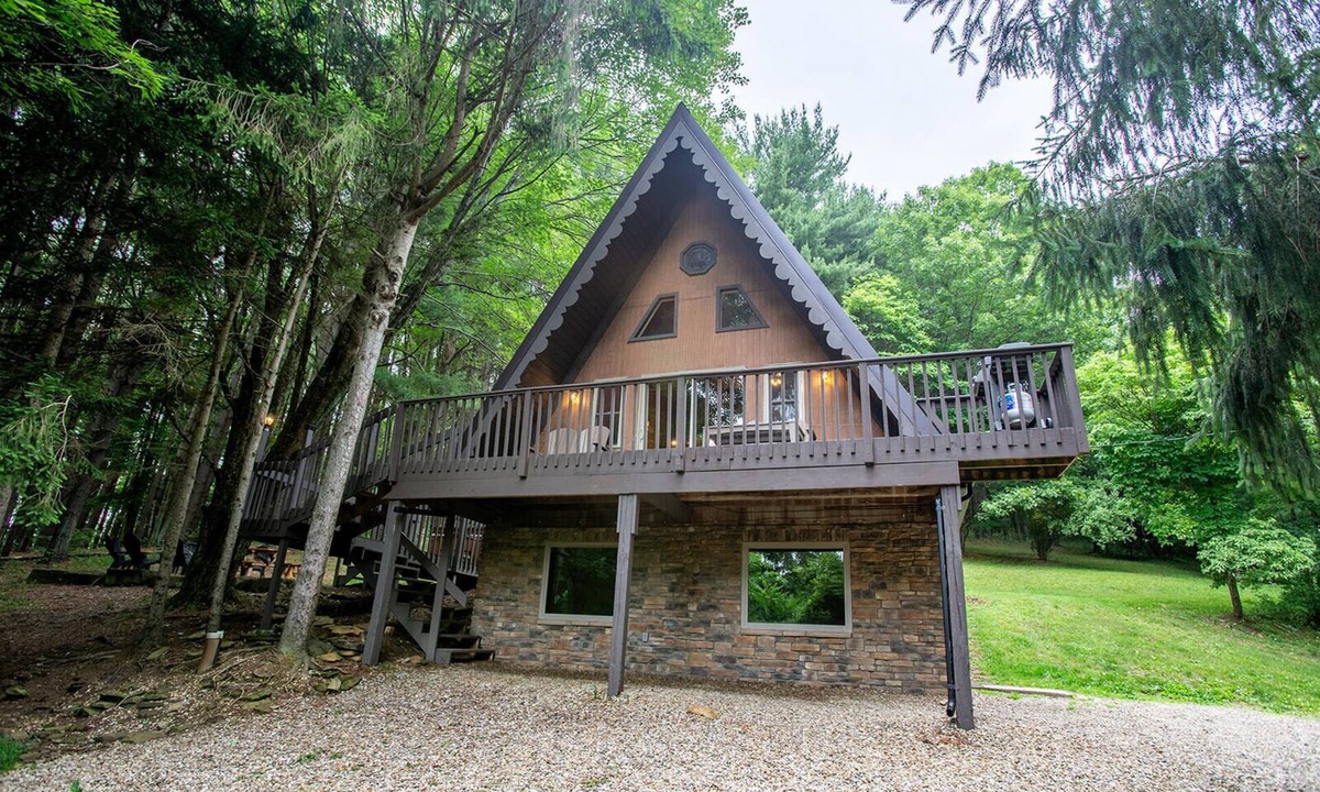 Loudonville Ski Chalet | Rustic Chalet - Secluded with Hot Tub & Pool Table