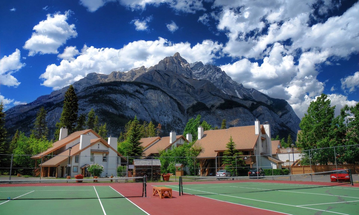 Banff Condo | Rustic & Cozy Banff Getaway | Access 2 hot tubs!