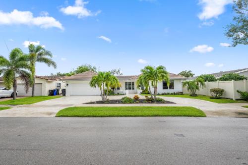 Imperial Point House | Sail Away Beach Cottage