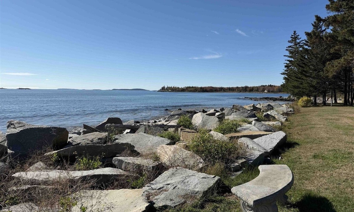 Port Clyde House | SALTY SEAS - Town of St George