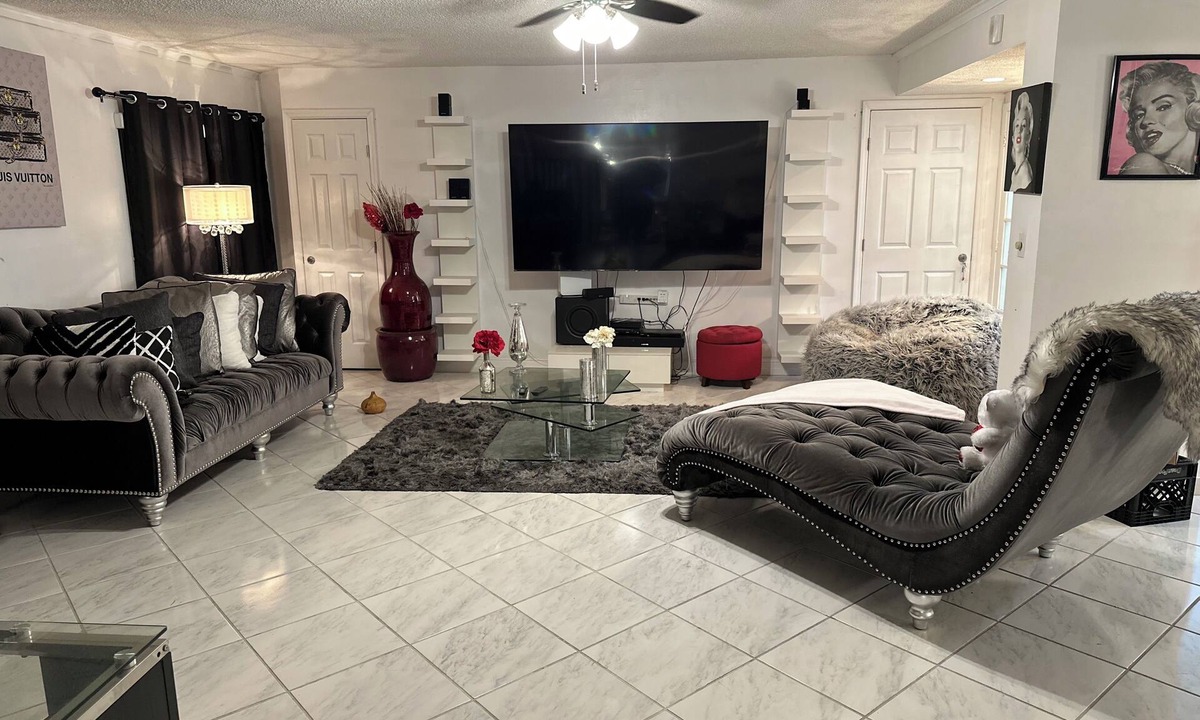 Ives Estates Apartment | "Seaside Chic: Near Aventura Mall"