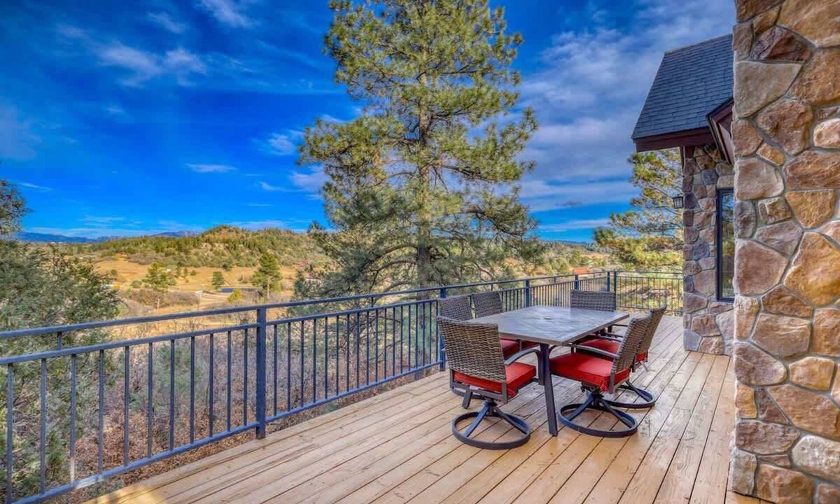 Pagosa Springs Cabin | Secluded Cabin w/Hot Tub on 8 Acres