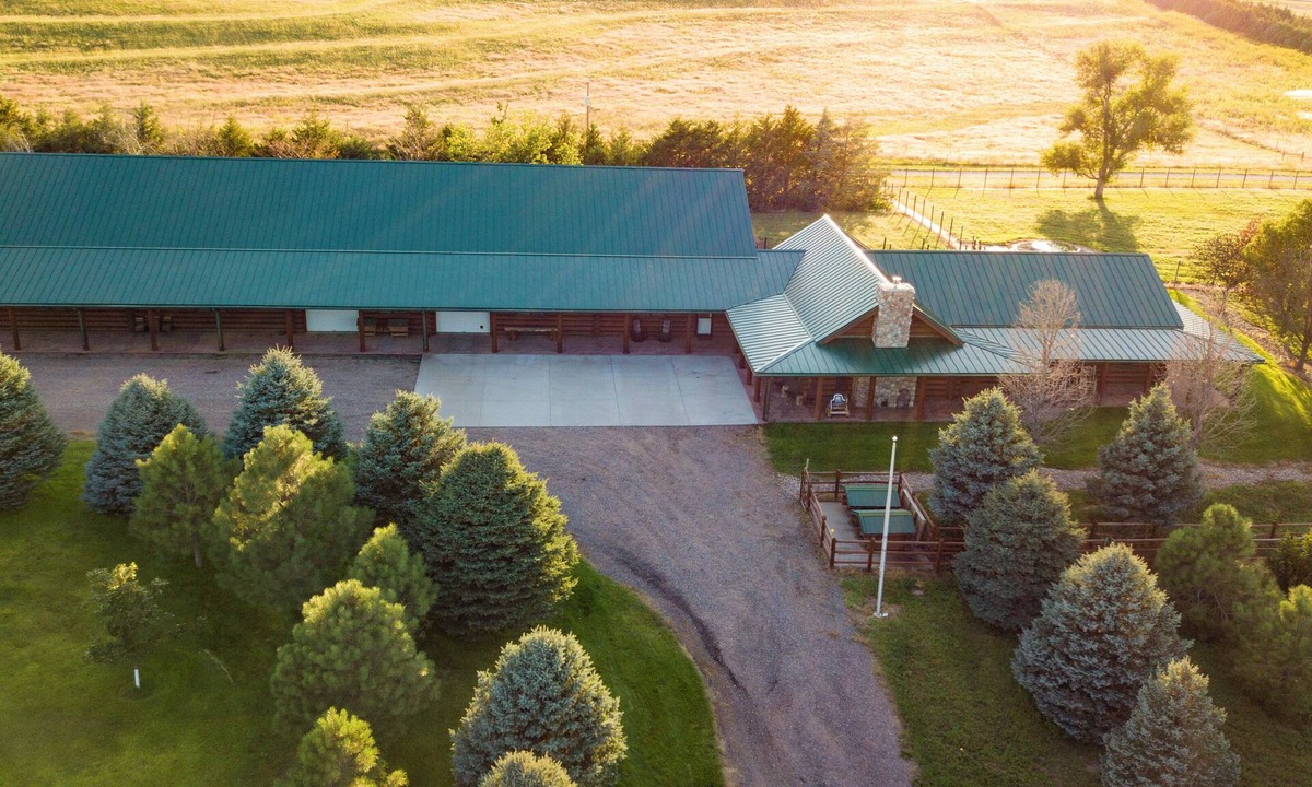 Cheyenne County Cabin | Secluded & Spacious Log Cabin Lodge Located in Western Nebraska - Pet-friendly!