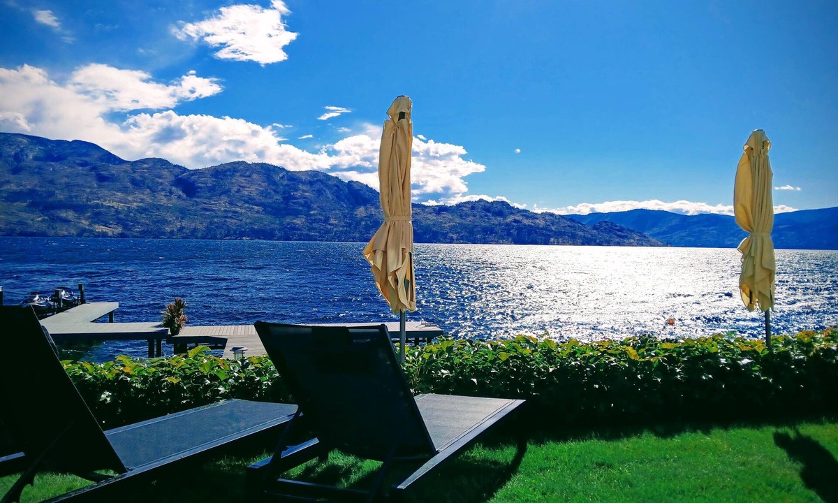Central Okanagan Condo | Seclusion Bay Resort 99. Honeymoon Escape Lux Lake. Stunning, Modern, Lake Views