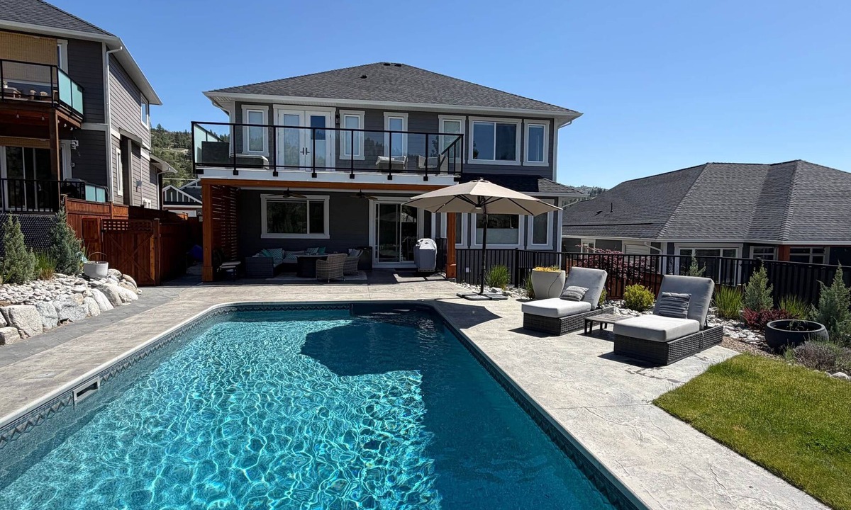 Okanagan-Similkameen House | Sendero Pool House - Lawrence Ave