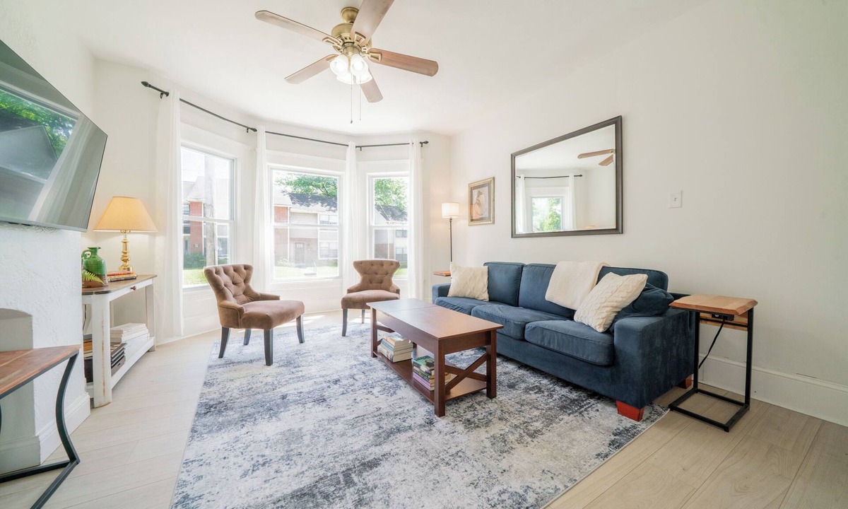 Hough Apartment | Serene & Sunlit 2BR Haven - 10 Mins to Downtown