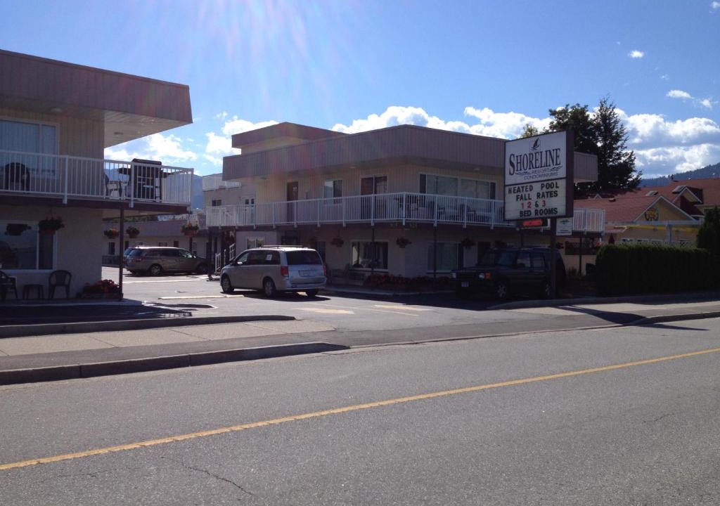 Okanagan-Similkameen Hotel | Shoreline Resort Condominiums