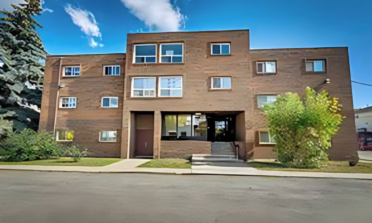 Strathmore Apartment | Short term Rental Welcome Nutrien ,CGC Inc Wheatland Plant, De Havilland.