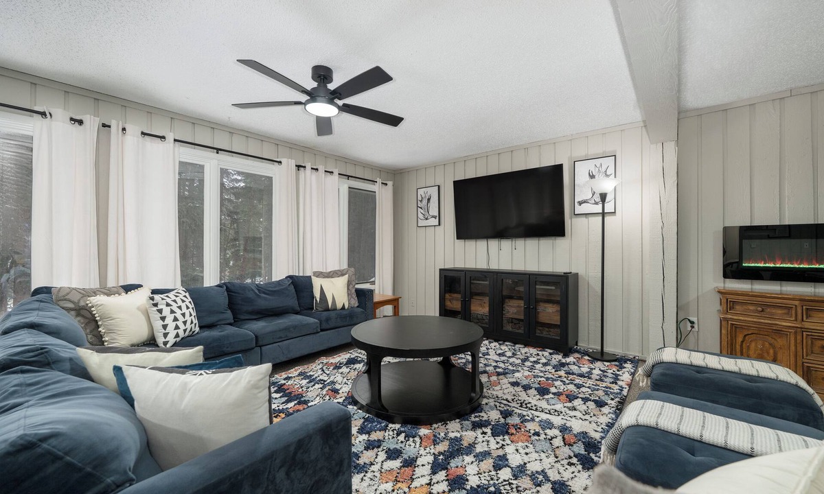 Winter Park Ski Chalet | Ski in 9 Bedroom, great for large groups!