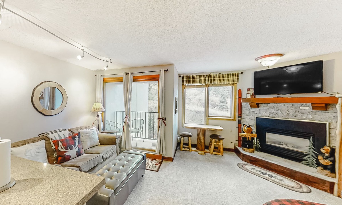 Winter Park Apartment | Ski-In/Ski-Out Studio with Gas Fireplace & Shared Pool, Hot Tub, Gym, Game Room